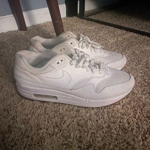 White Nike Air Max 1 Size 10.5